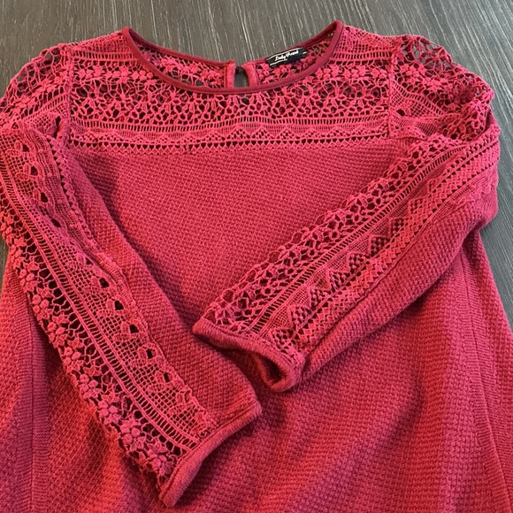 Lucky Brand ladies burgundy three-quarter sleeve lacy sweater. Size XS. - Picture 4 of 11